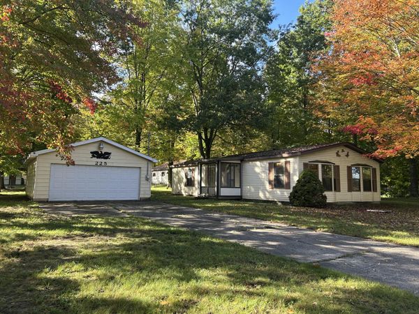 225 Kennedy Road, Houghton Lake, MI 48629