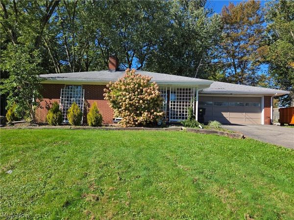1367 North Road NE, Warren, OH 44483