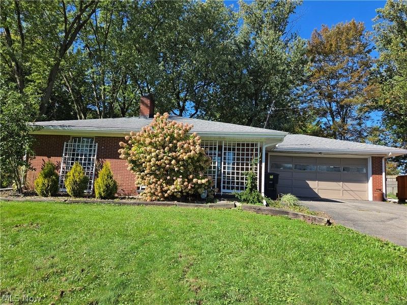1367 North Road NE, Warren, OH 44483 Photo 2