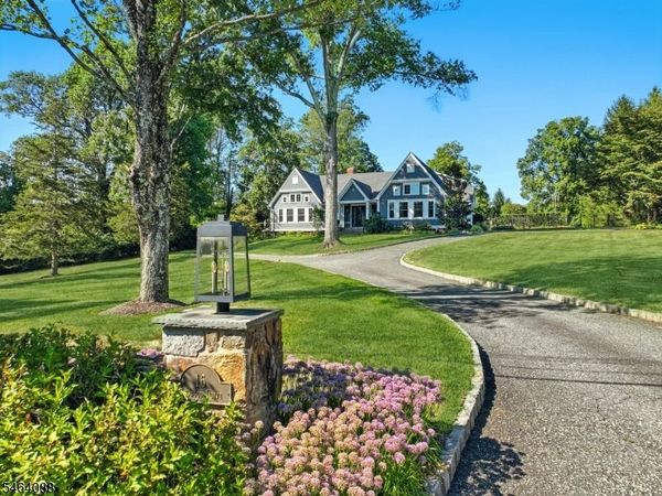 16 Dogwood Dr, Mendham, NJ 07945