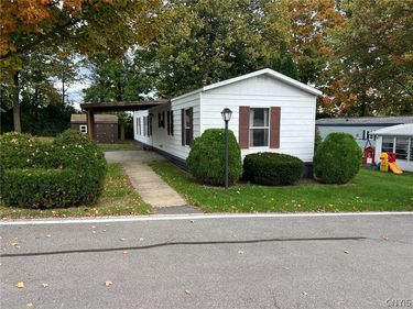 4 VILLAGE VIEW, New Hartford, NY 13413