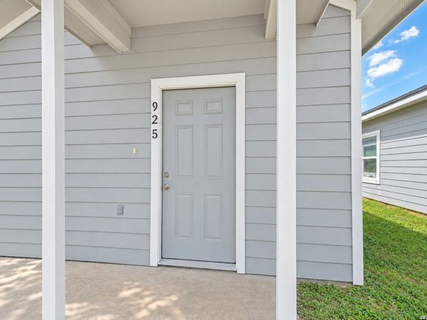 925 S SAN JOAQUIN AVE, San Antonio, TX 78237