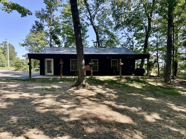 3424 Dobbins Pike , Portland, TN 37148