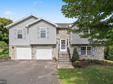 3 JUSTABEE LANE, DILLSBURG, PA 17019