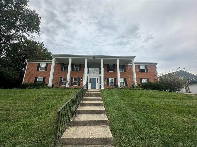 196 Lyons Drive, Centerville, OH 45459 Photo 1