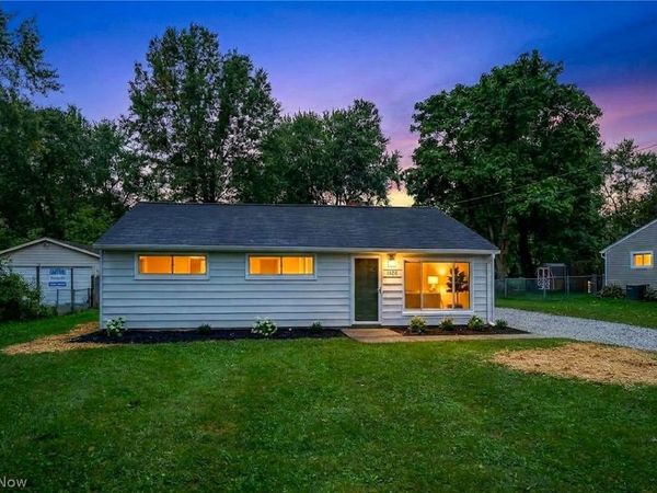 1828 Glenwood Drive , Twinsburg, OH 44087