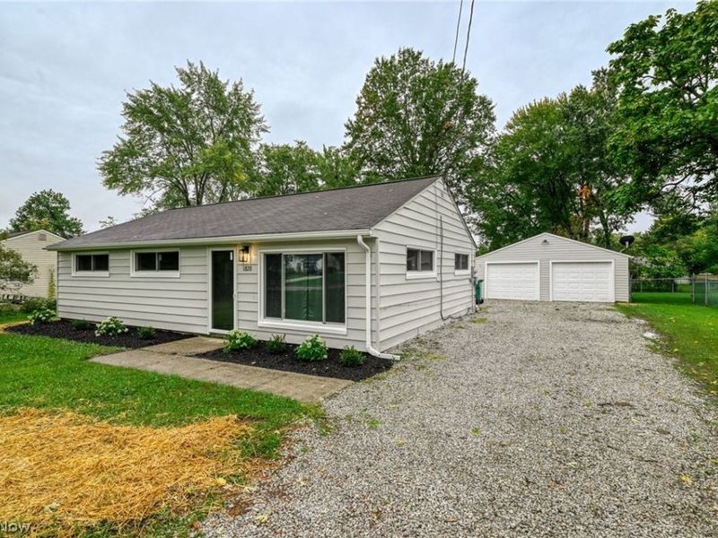 1828 Glenwood Drive , Twinsburg, OH 44087 Photo 3