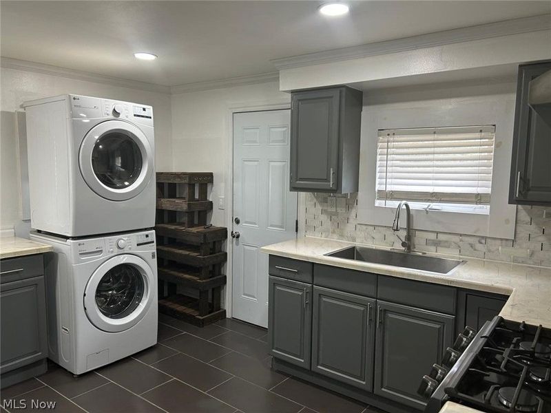 1607 E 34th Street, Cleveland, OH 44114 Photo 8