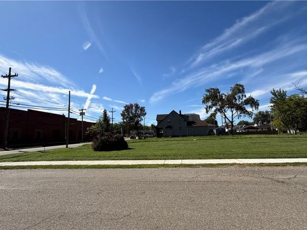 28 E Federal Street , Niles, OH 44446