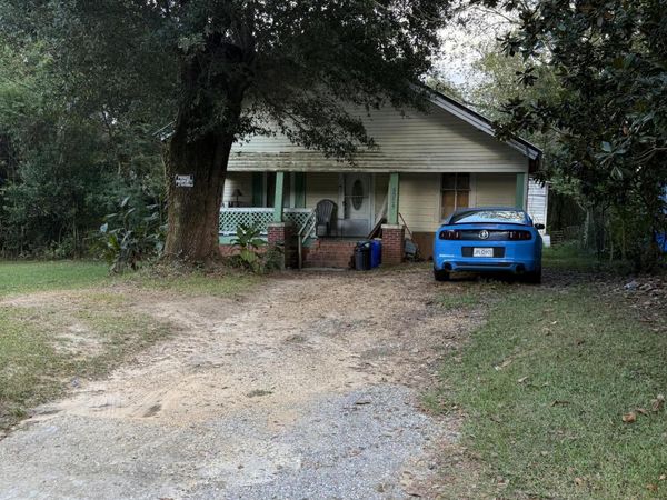2443 N 1st Ave., Laurel, MS 39440