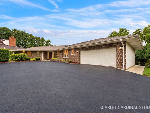 27200 W Lakeview Drive South Drive , Lake Barrington, IL 60084