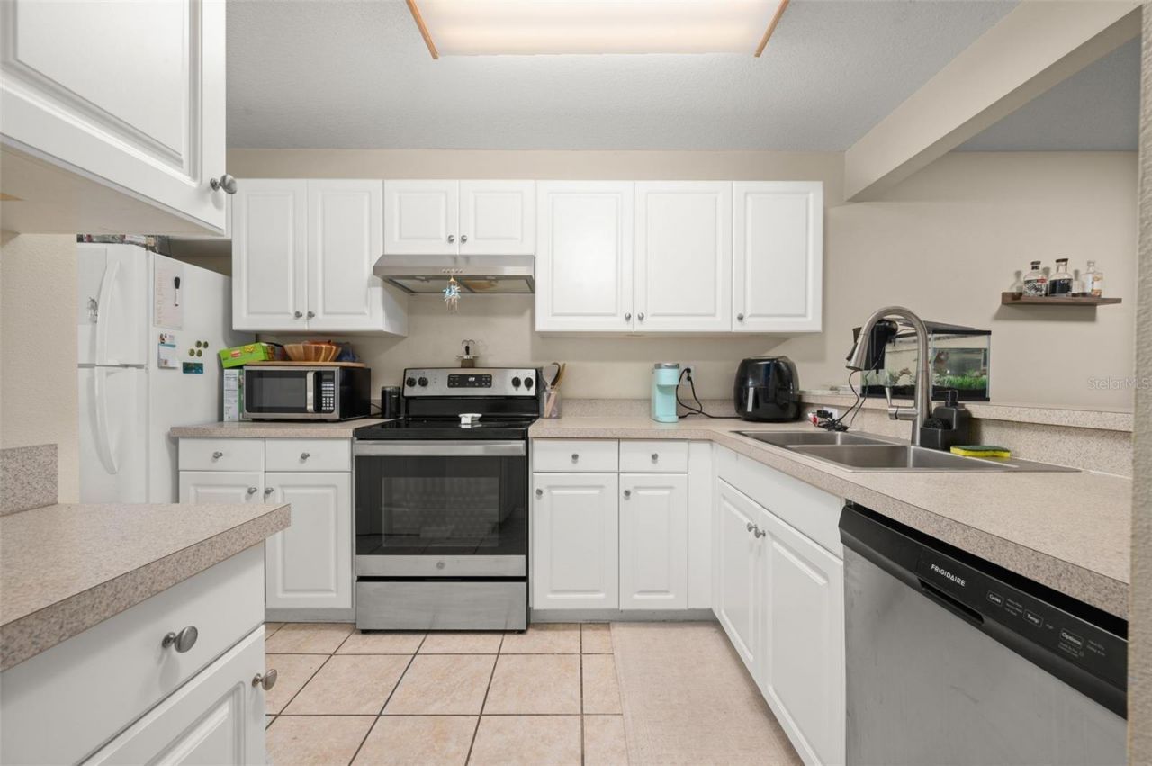 2362 SW 42nd Way, Unit 165, Gainesville, FL 32607 Photo