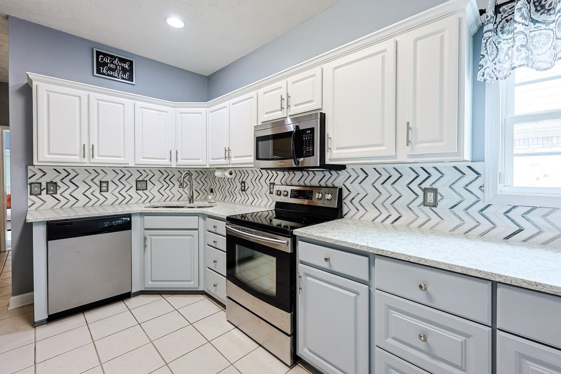 3079 Alice Ln. Photo 6