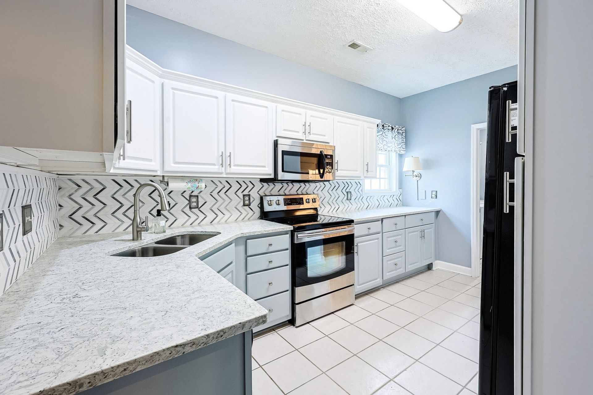 3079 Alice Ln. Photo 7