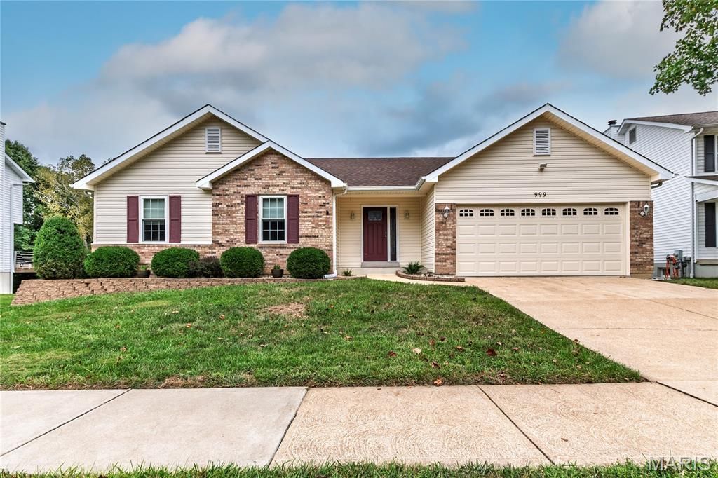 999 Winter Park Drive, Fenton, MO 63026 Main Photo