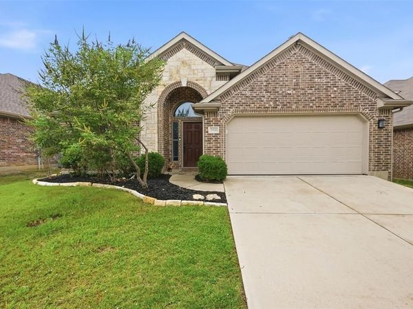 3956 Hollow Lake, Roanoke, TX 76262