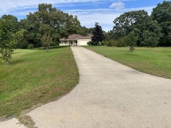 S80W36100 Oak Ridge DRIVE, Eagle, WI 53119