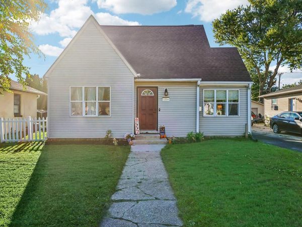 1334 Center AVENUE, Janesville, WI 53546