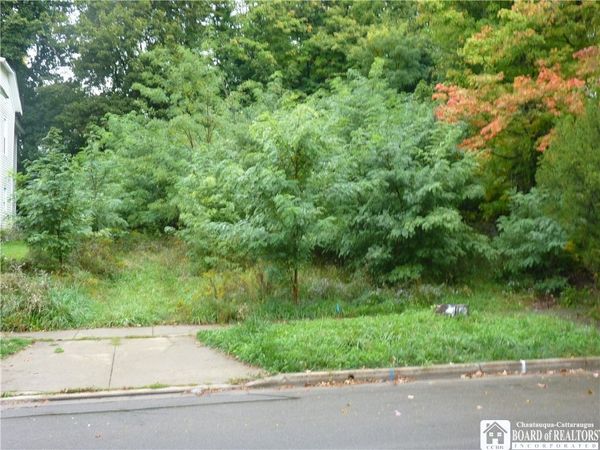 341 E 5th Street , Jamestown, NY 14701