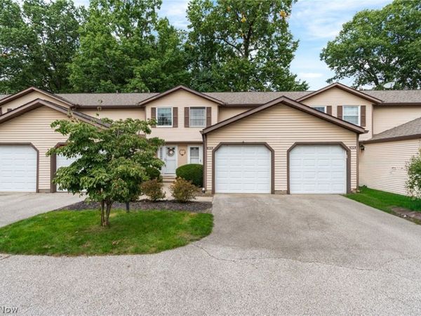 3913 Lake Run Boulevard , Stow, OH 44224