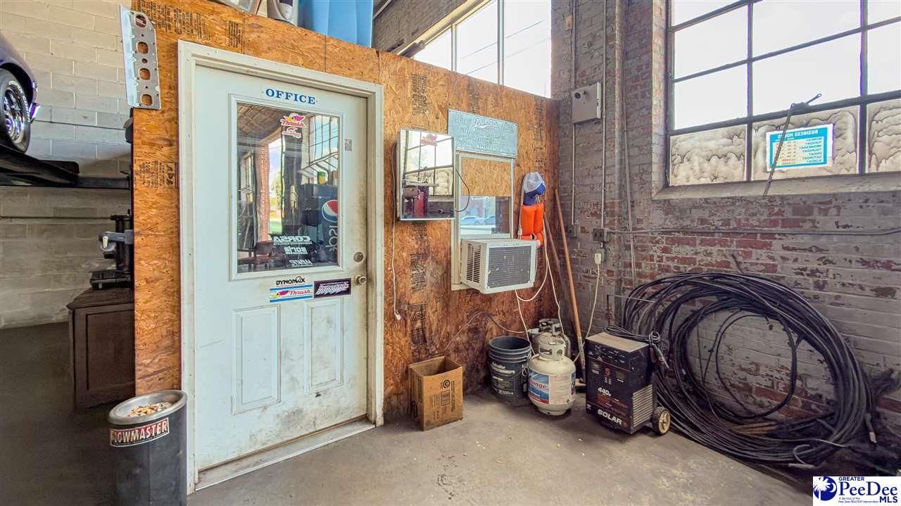 301 E Main Photo 14