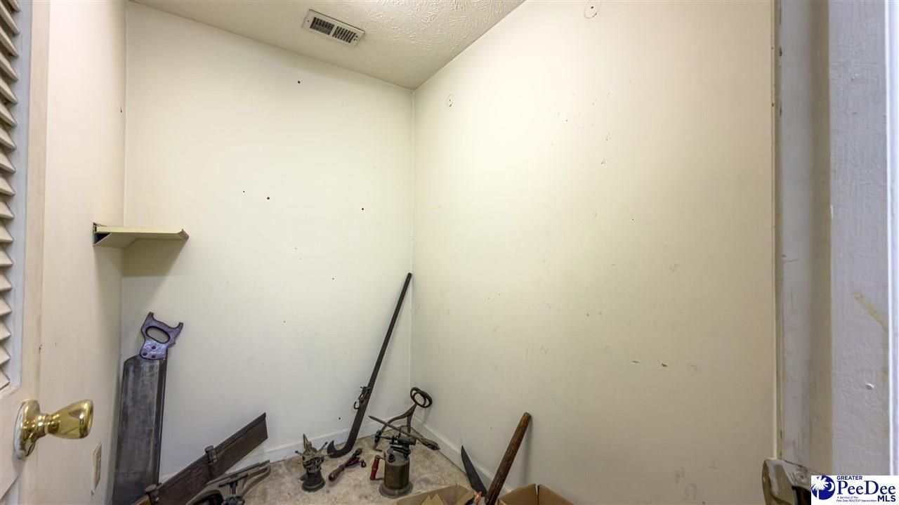 301 E Main Photo 26