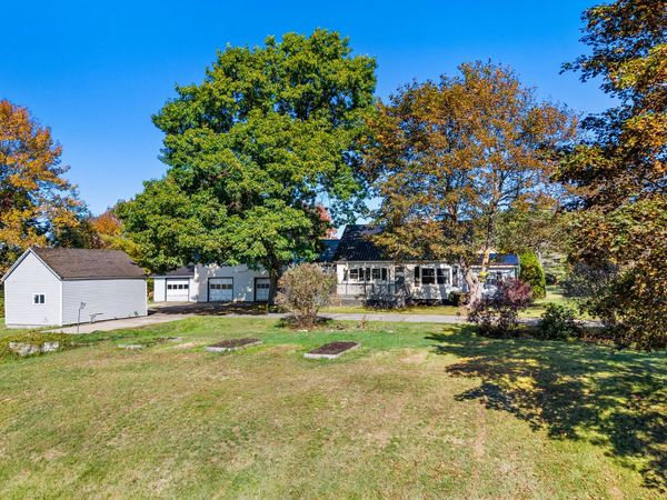 57 Annabessacook Road , Winthrop, ME 04364