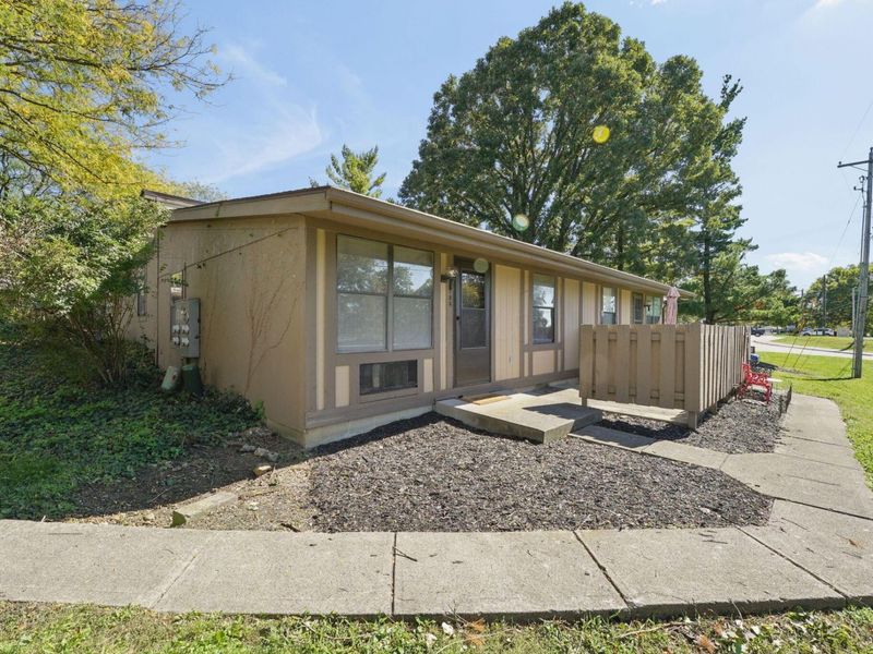 1783 Sun Apple Way, Columbus, OH 43232 Photo 3
