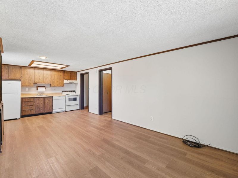 1783 Sun Apple Way, Columbus, OH 43232 Photo 9