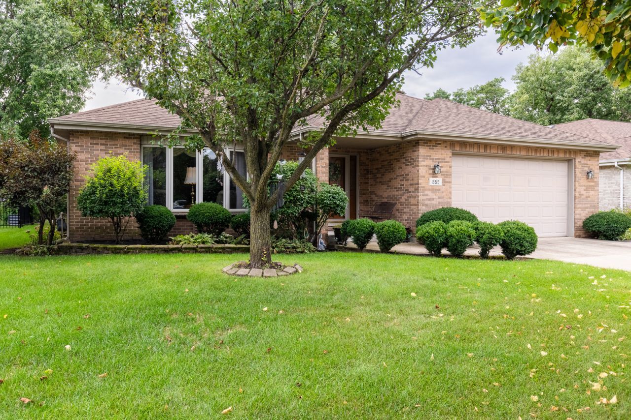 855 63rd Street, La Grange Highlands, IL 60525 Main Photo