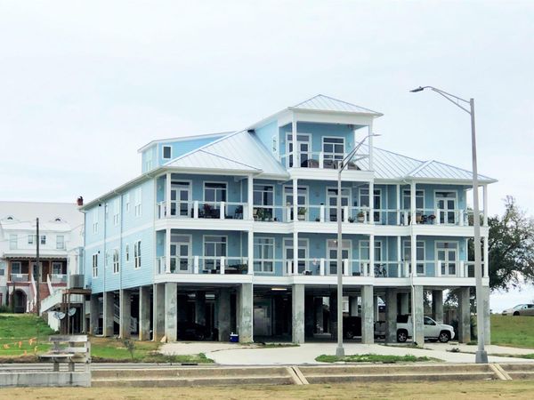 222 E Scenic Drive, Pass Christian, MS 39571