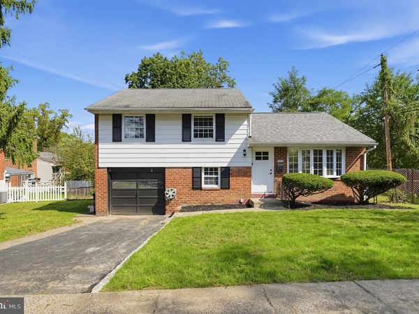 934 LONGFORD ROAD, SECANE, PA 19018