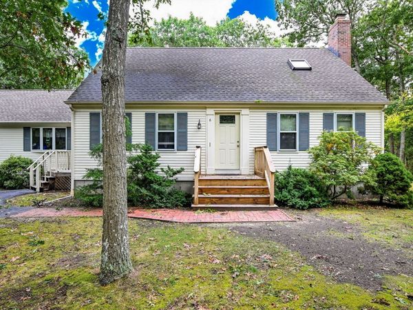 6 Elizabeth Ln, Yarmouth, MA 02601