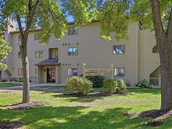 925 Bahls Drive, Unit 102, Hastings, MN 55033
