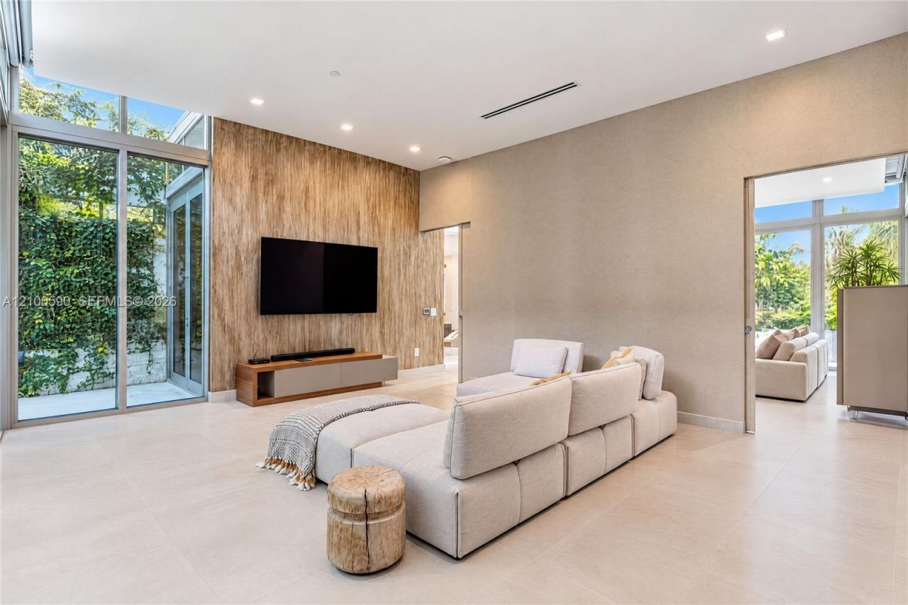110 Reef Ln , Unit 10, Key Biscayne, FL 33149 Photo