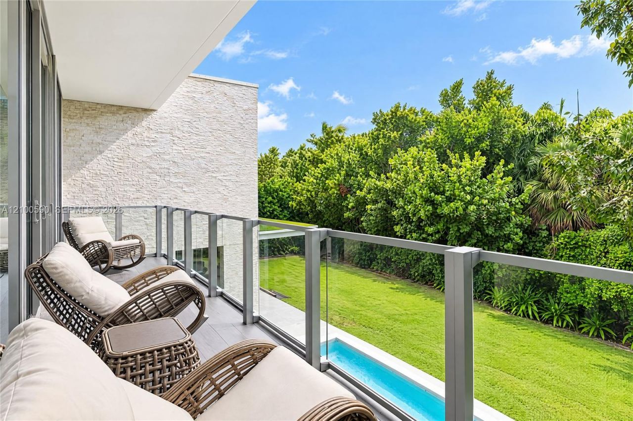 110 Reef Ln , Unit 10, Key Biscayne, FL 33149 Photo