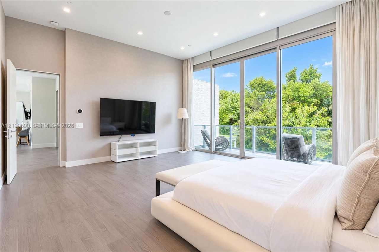 110 Reef Ln , Unit 10, Key Biscayne, FL 33149 Photo