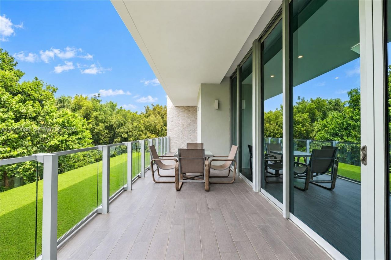 110 Reef Ln , Unit 10, Key Biscayne, FL 33149 Photo