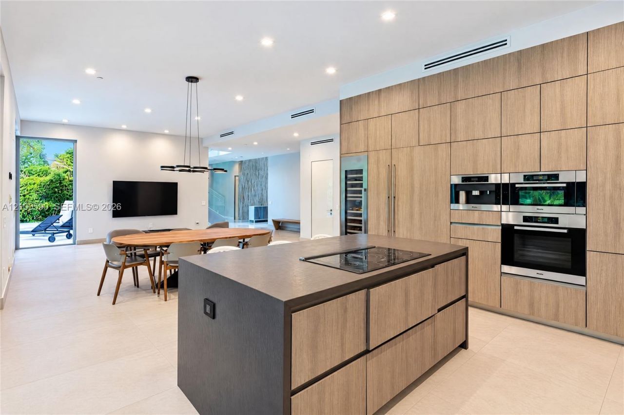 110 Reef Ln , Unit 10, Key Biscayne, FL 33149 Photo