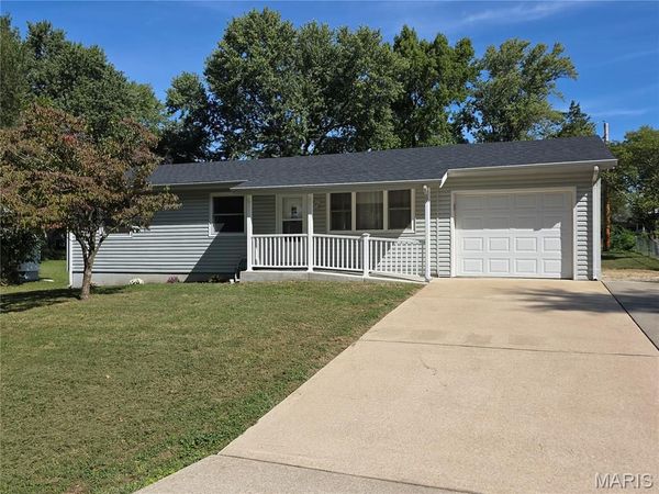 205 Midland Drive , Wright City, MO 63390
