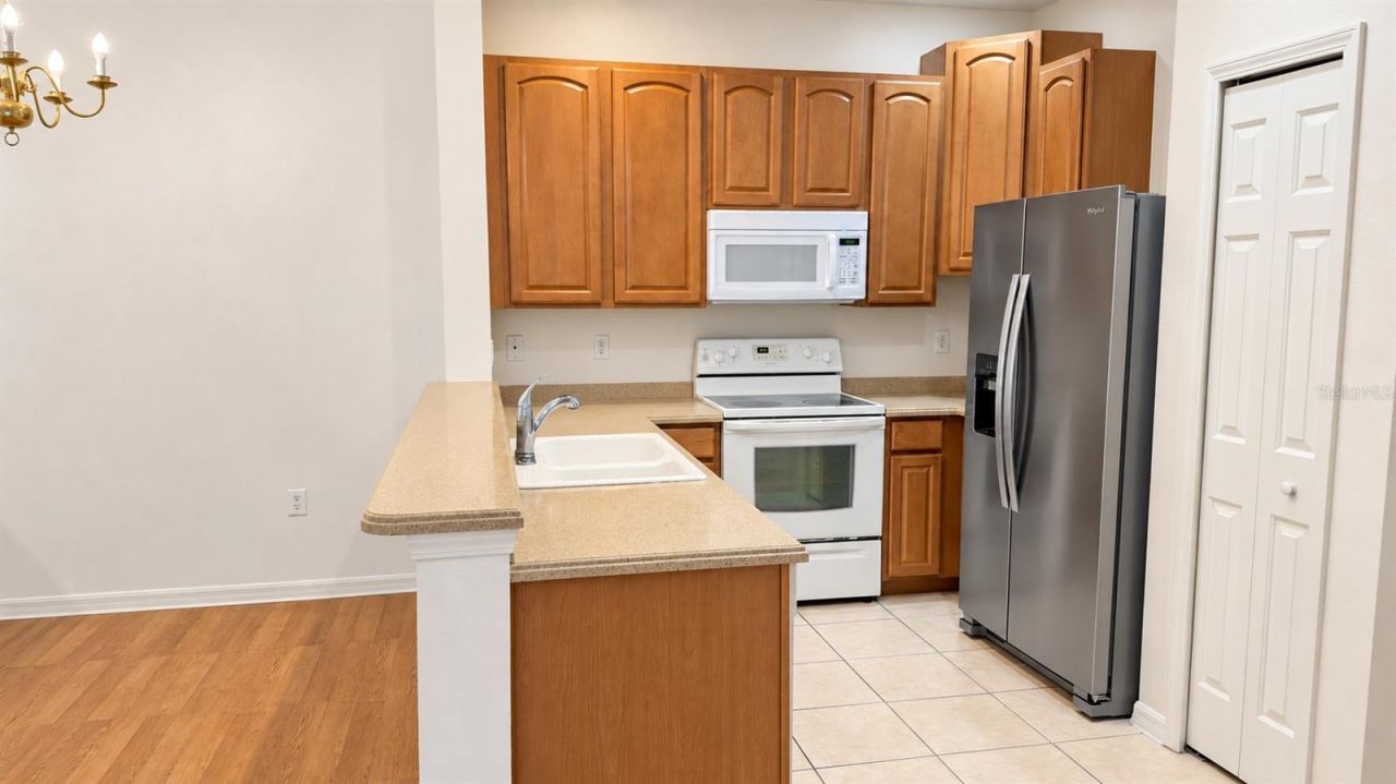 3554 Parkridge Circle , Unit 31-202, Sarasota, FL 34243 Photo