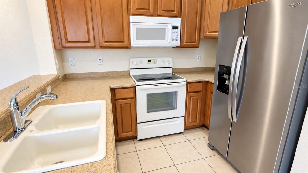3554 Parkridge Circle , Unit 31-202, Sarasota, FL 34243 Photo