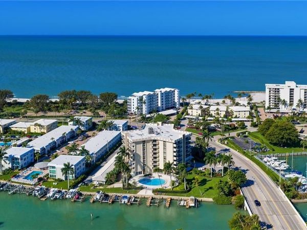 2150 Gulf Shore BLVD N, Unit 609, NAPLES, FL 34102