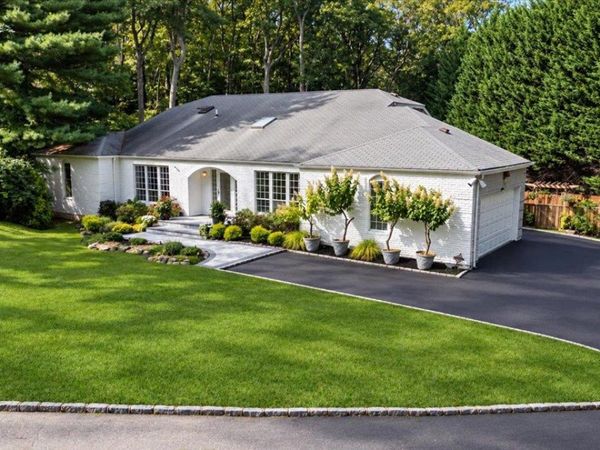 7 Faulkner Lane , Dix Hills, NY 11746
