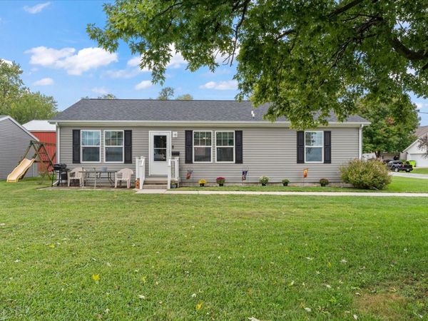 911 E Short Street , Tuscola, IL 61953