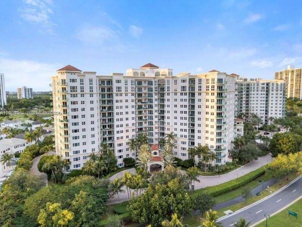 19900 E Country Club Dr , Unit 1209, Aventura, FL 33180
