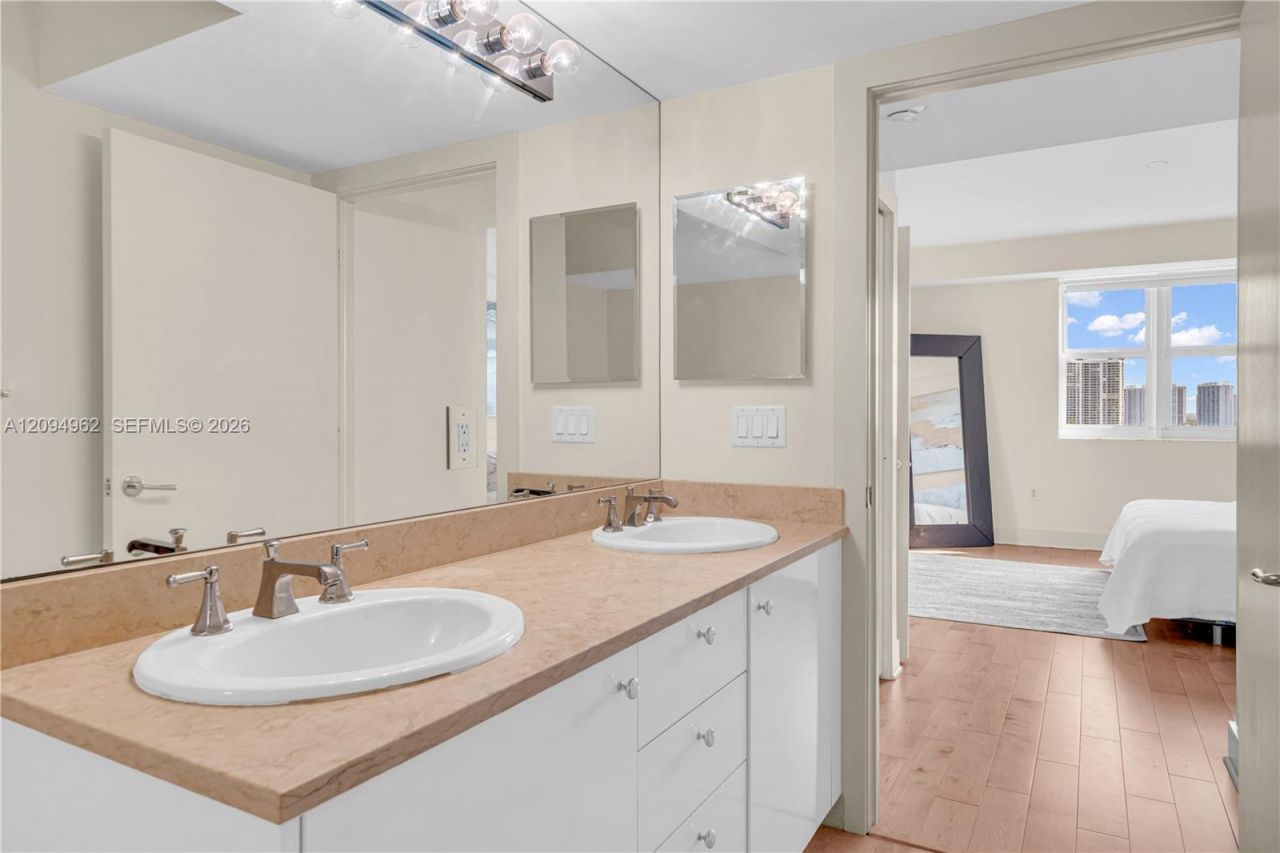 19900 E Country Club Dr , Unit 1209, Aventura, FL 33180 Photo