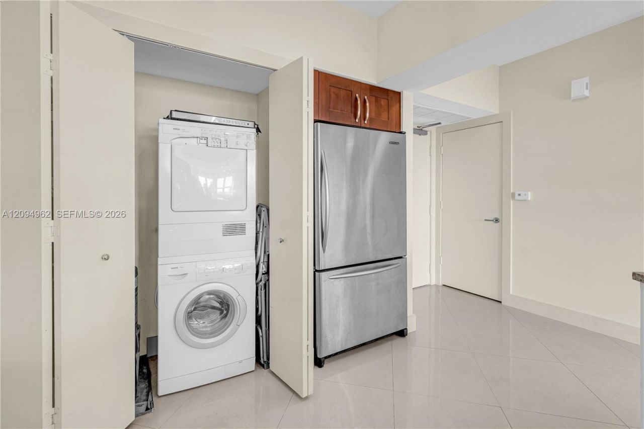 19900 E Country Club Dr , Unit 1209, Aventura, FL 33180 Photo