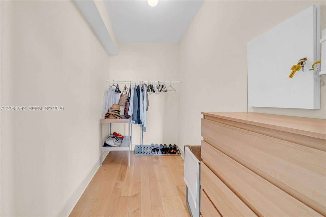 19900 E Country Club Dr , Unit 1209, Aventura, FL 33180 Photo