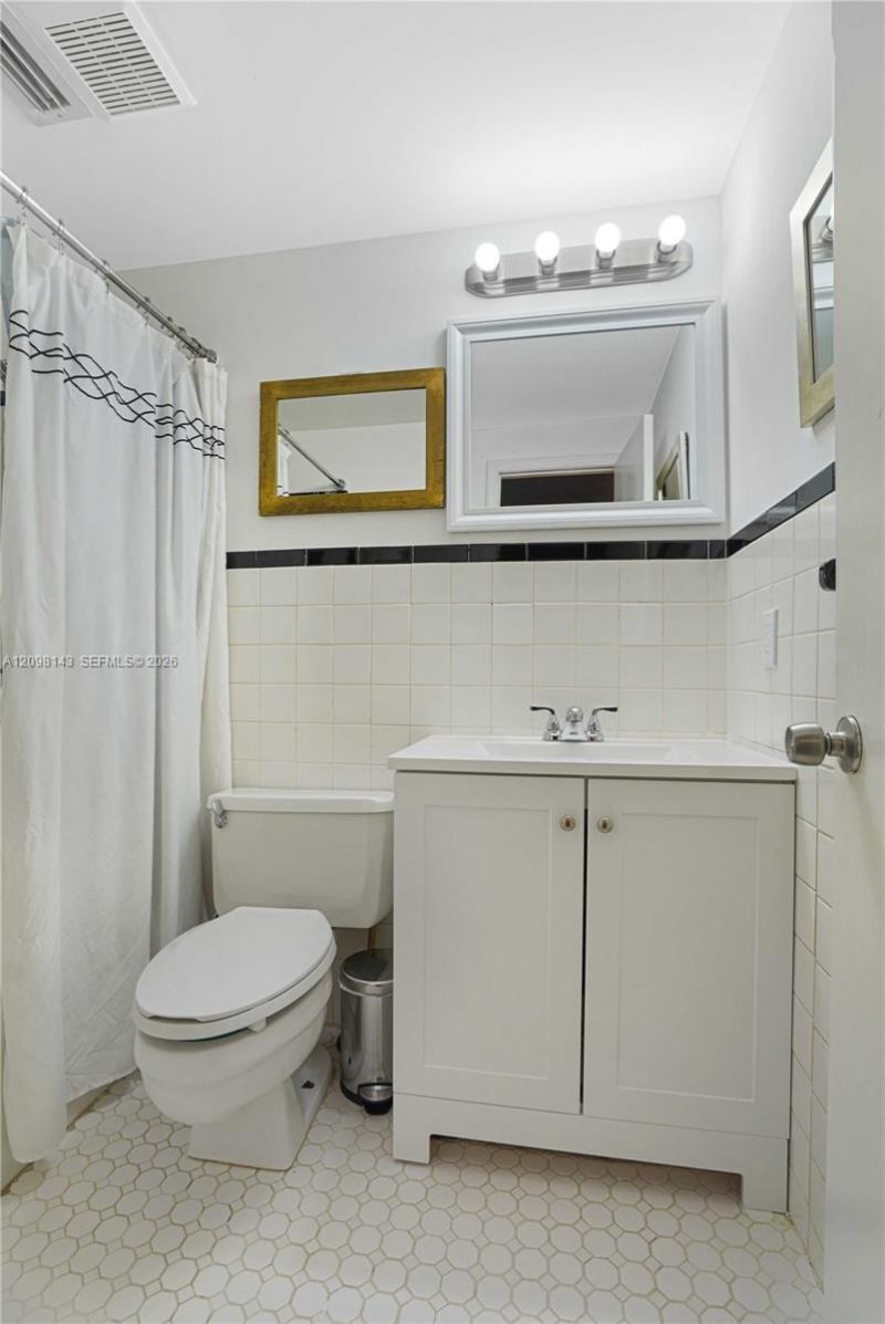 1051 Meridian Ave , Unit 1K, Miami Beach, FL 33139 Photo